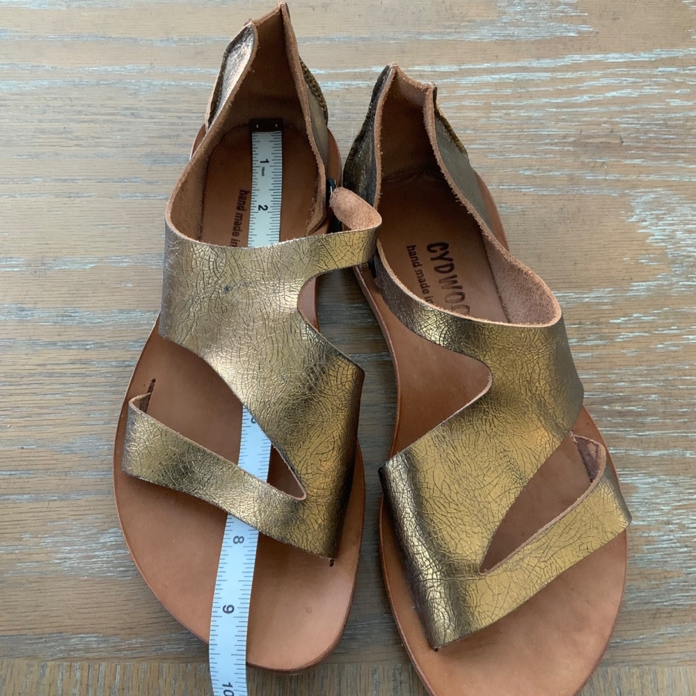 Cydwoq Leather Golden Flat Narrow Fit Sandals Size37 - Picture 3 of 8